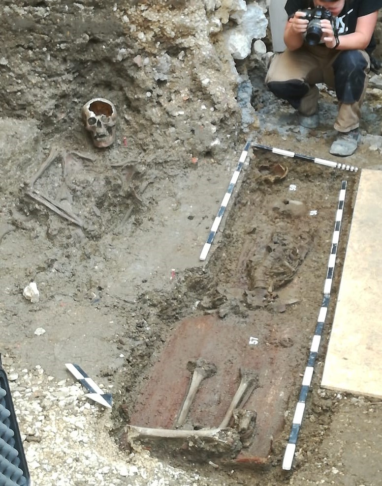 Archäologische Funde unter der SpitalkircheDonauRiesAktuell